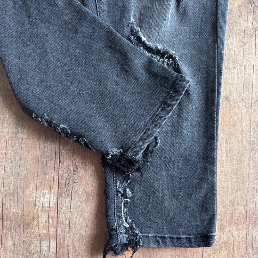 Judy Blue Skinny Fit Capri High Rise Distressed Black Stretch Jeans Size 5/27 - Picture 4 of 9